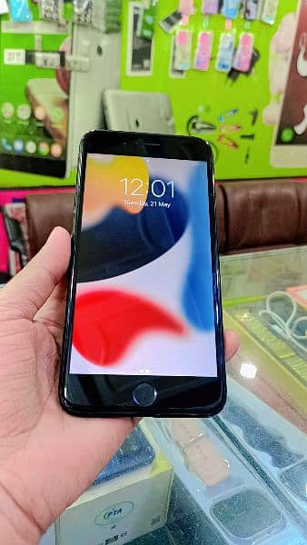 I phone 7 plus 128gb 10 by 10 battery charger health 100 only phone 4