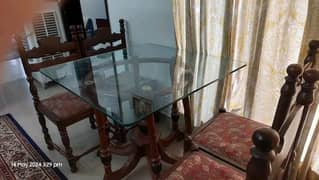 4 chairs + dinning table for sale