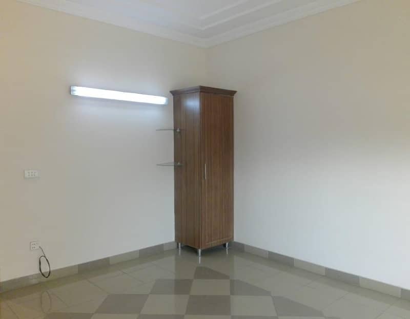 Spacious 7 Marla Upper Portion Available For rent In G-13 4