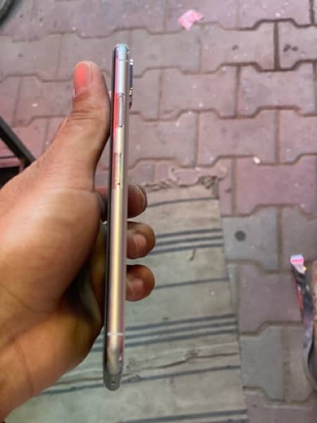 iPhone XS Max 256gb Waterpack Non PTA 10 by 10 condition. 3