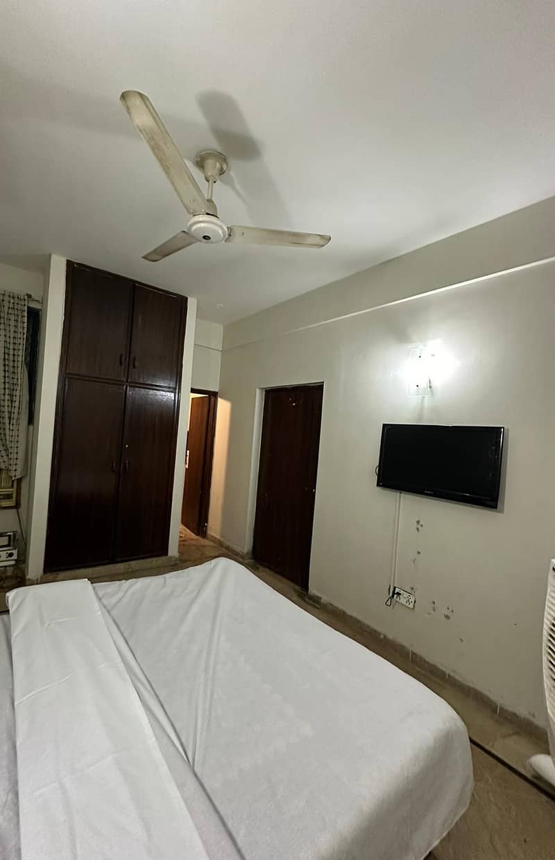 "Home away from home" Full Furnished rooms/Appartment ,short time stay 4