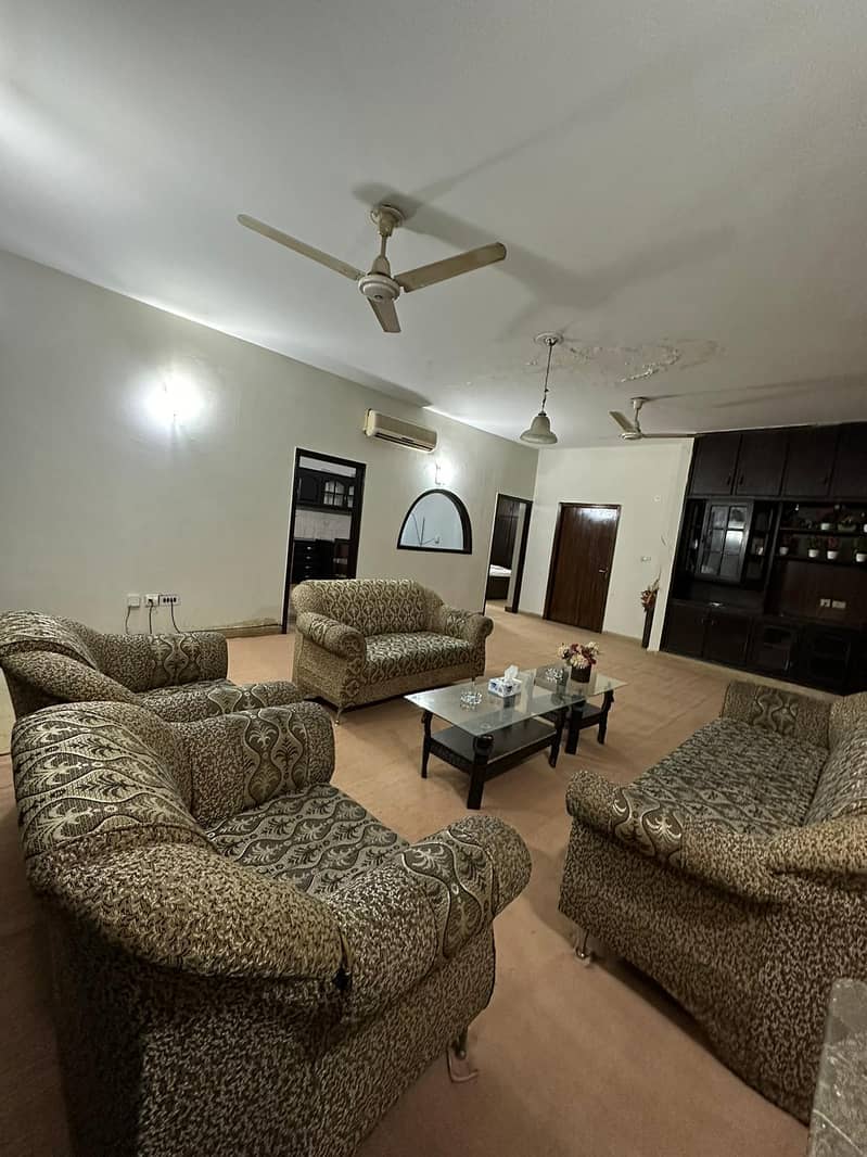 "Home away from home" Full Furnished rooms/Appartment ,short time stay 6
