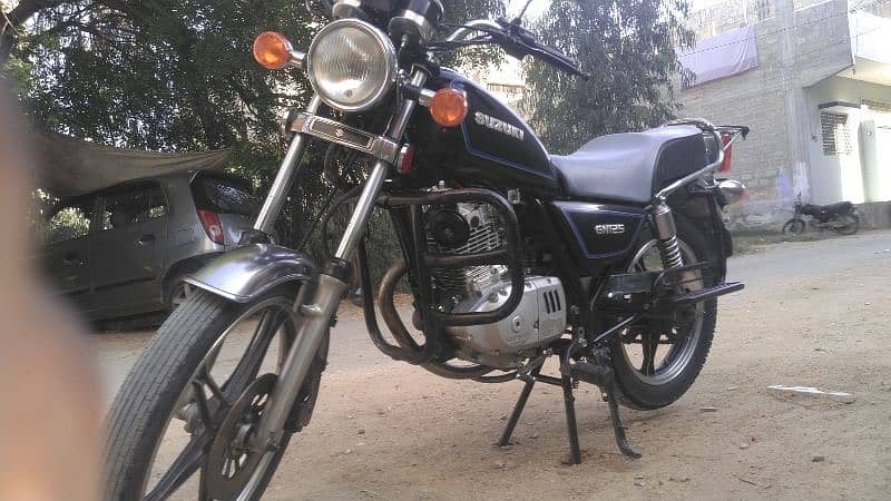 suzuki gn125 original japani bike for sale,karachi registered chassis 0