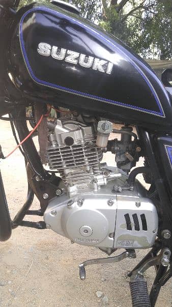 suzuki gn125 original japani bike for sale,karachi registered chassis 1