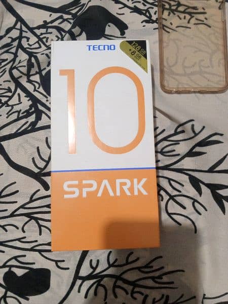 techno spark 10 for sale . 4 months used all things available with box 4