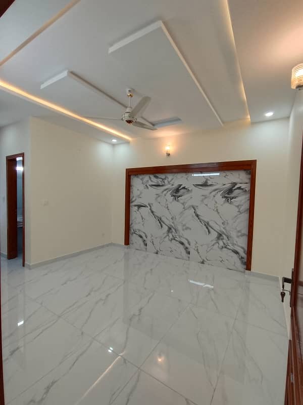Brand New, 35x70,MAIN DOUBLE ROAD House for Sale with 6 Bedrooms in G-13, Islamabad 8