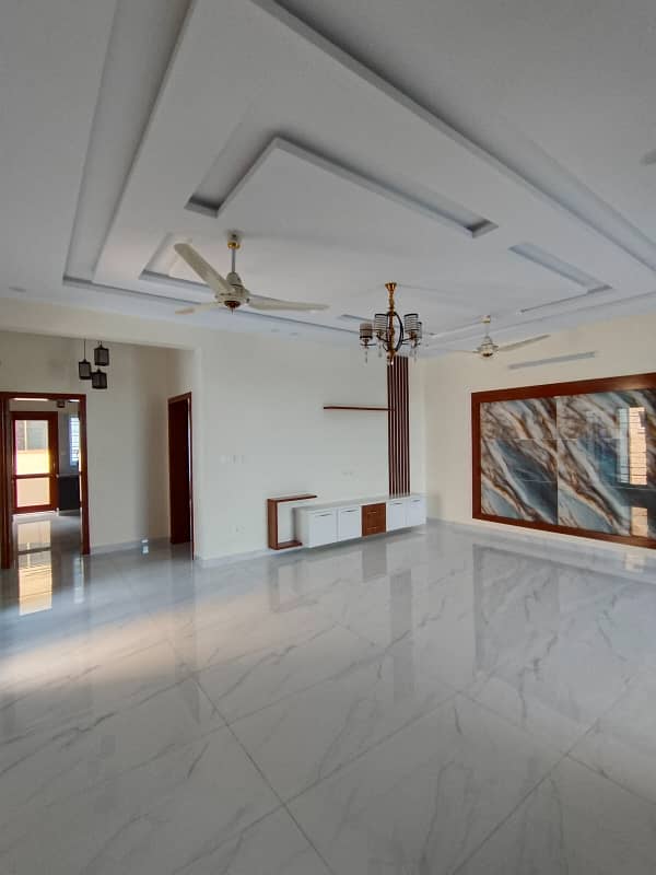 Brand New, 35x70,MAIN DOUBLE ROAD House for Sale with 6 Bedrooms in G-13, Islamabad 12