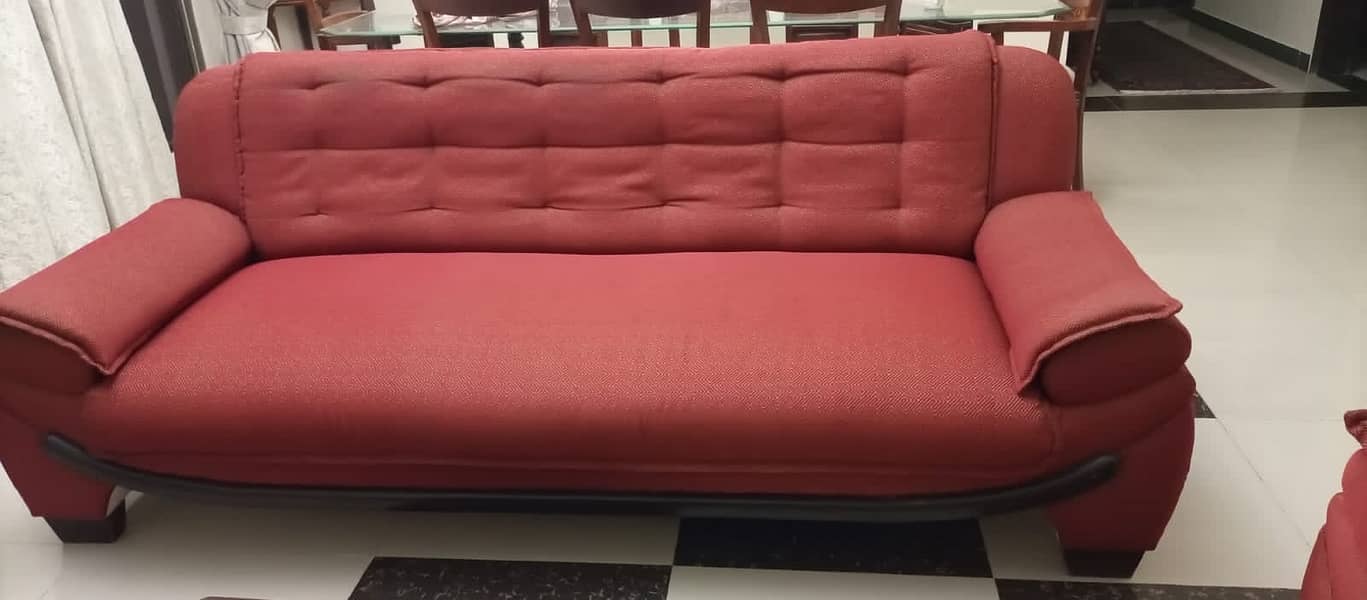 5 seater Sofa in excellent condition 1