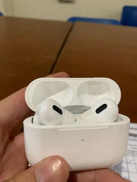 AirPods Pro #3 4