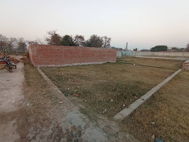 5 Marla Plot Available For Sale In Shadiwal Near Main Road City Gujrat 1