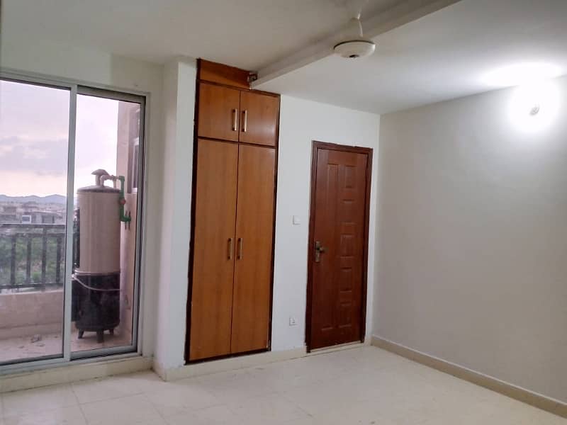 Executive Arcade, 3 Bed 3 Baths, Apartment For Rent 11