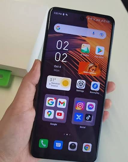 Infinix note 11 pro 8+4/128 ram room and 64 MP camera 5