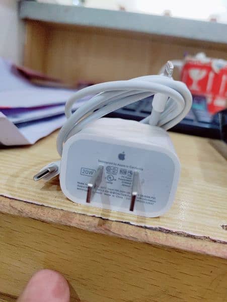 20-Watt Adapter with Cable For Iphone 0