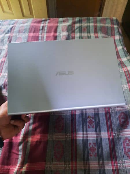 ASUS new laptop for sale with new laptop bag and Bluetooth mouse 3