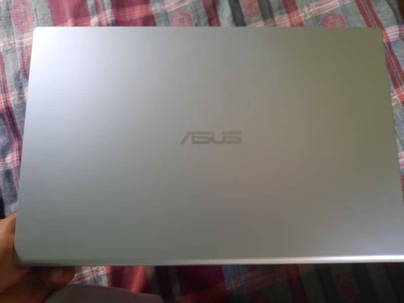 ASUS new laptop for sale with new laptop bag and Bluetooth mouse 4