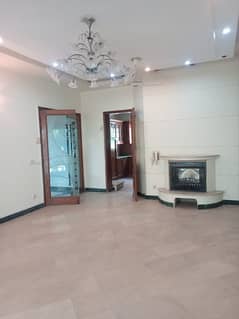 ONE KANAL FULL HOUSE AVAILABLE FOR RENT IN DHA PHASE 4 LAHORE
