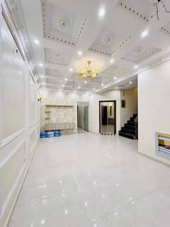 2.5 KANAL HOUSE IS AVAILABLE FOR SALE IN GULBERG 0