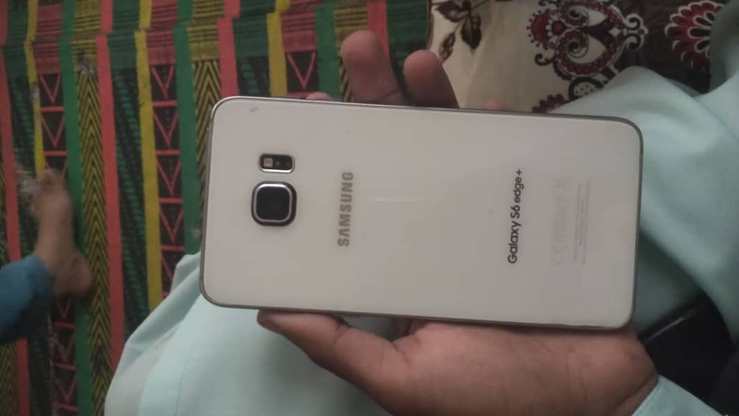 Samsung Galaxy s6 edge plus 3