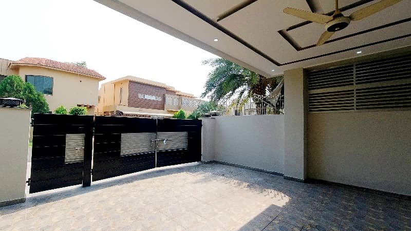 Affordable Prime Location House Available For Sale In DHA Phase 5 Block D 4