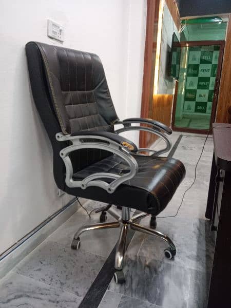 02 office chair for sell 3