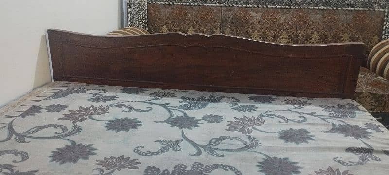 double bed wooden 2