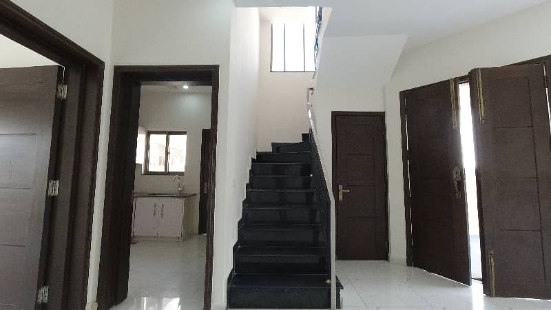 5 MARLA BRAND NEW HOUSE FOR SALE BLOCK B 11