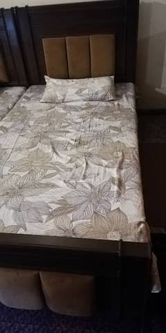 beautiful modren single bed with molty foam mattress (4 inch)for sale