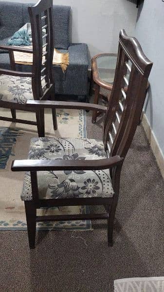 Wooden Chairs in Extream Good Condition 2