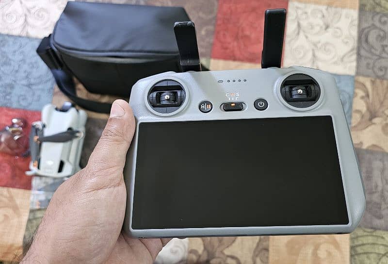 DJI Mini 4 Pro Combo Plus Drone Like New 7