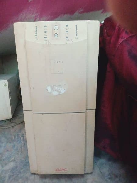 APC Smart UPS 3 KVA / 3000 watts 0