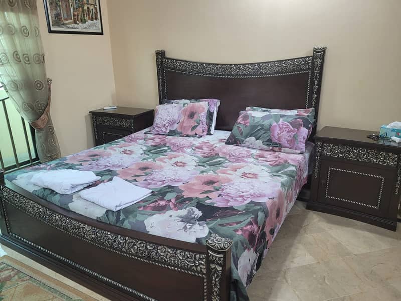 bed for sale without metress 2