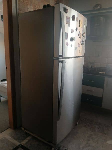 LG refrigerator 18 cubic feet 2