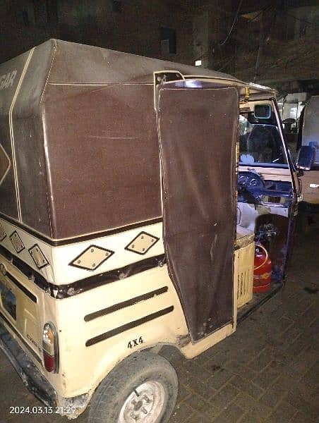 sazgar 2017 / 2018 rickshaw lpg par hai gari rozi kar rahi hai 1