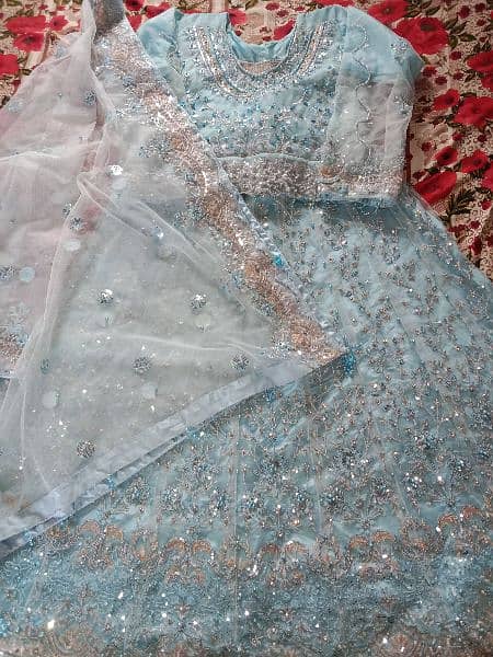 bilkul new dress hai ek bar bhi wear nhi Kara 4