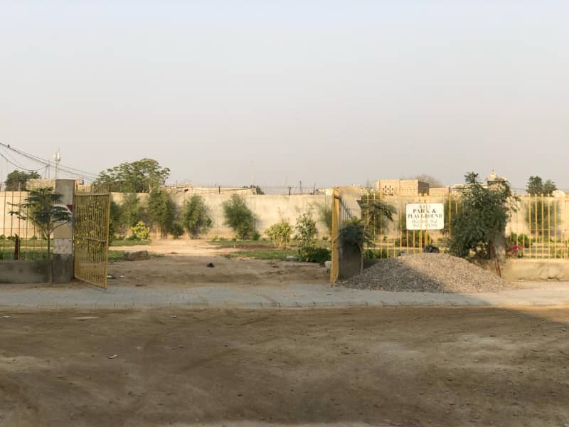 120 SQUARE YARDS PLOT AVAILABLE FOR SALE IN PUNJABI SAUDGRAN PS CITY 1. 7