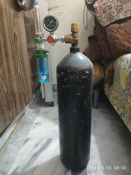 oxygen cylinder new condition 4