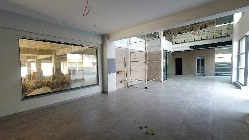 Prime Location 27000 Square Feet Building Is Available For Rent In Gulberg 3 5