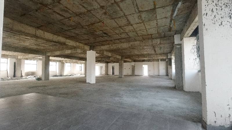 Prime Location 27000 Square Feet Building Is Available For Rent In Gulberg 3 9