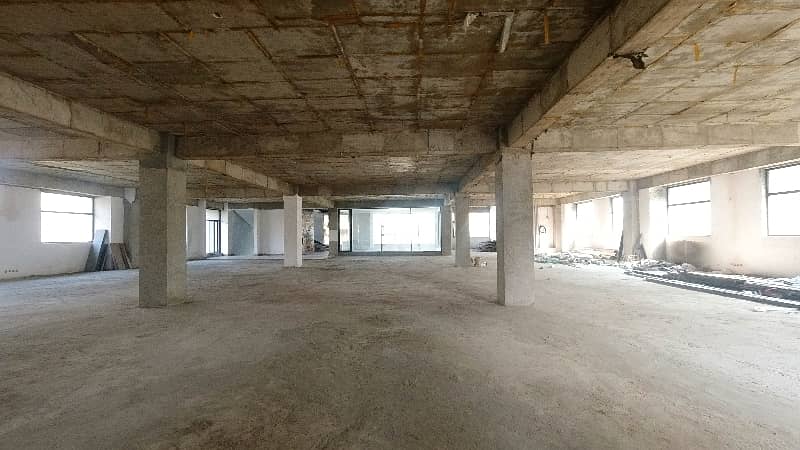 Prime Location 27000 Square Feet Building Is Available For Rent In Gulberg 3 10