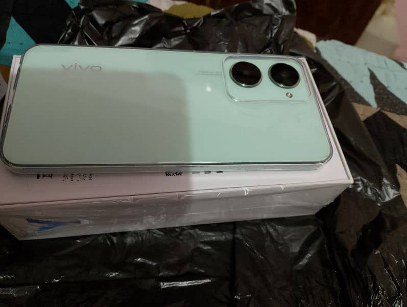 vivo y03 4/64 only ten day use . full official warranty 3