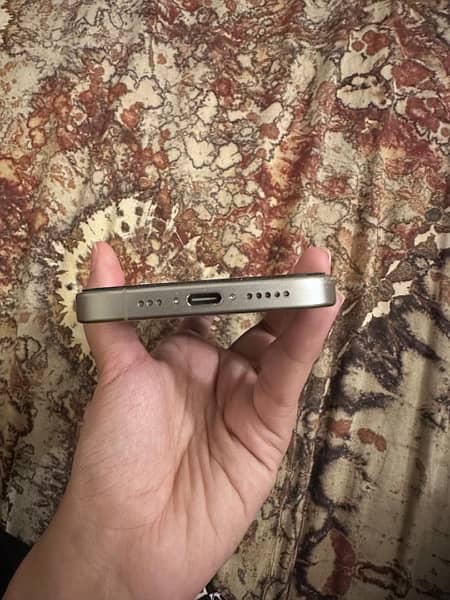 iphone 15 pro 256gb natural titanium 2