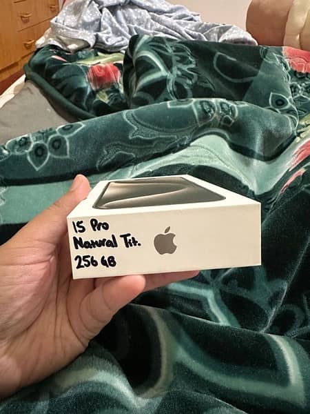 iphone 15 pro 256gb natural titanium 6