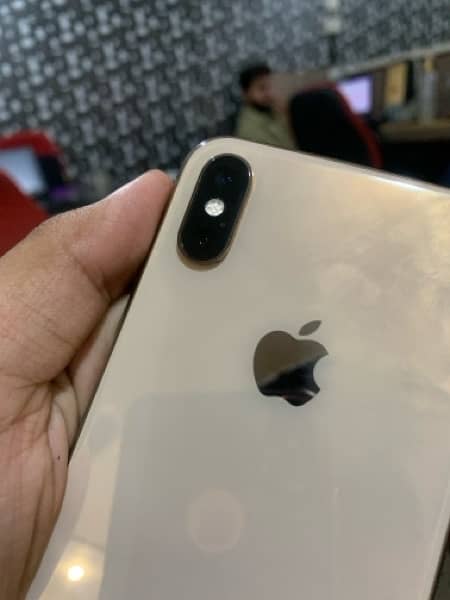 iphone xs dual approved Gold in lush condition 6