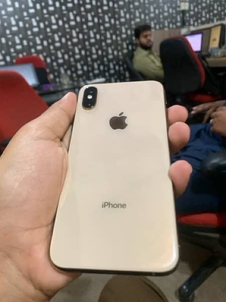 iphone xs dual approved Gold in lush condition 7