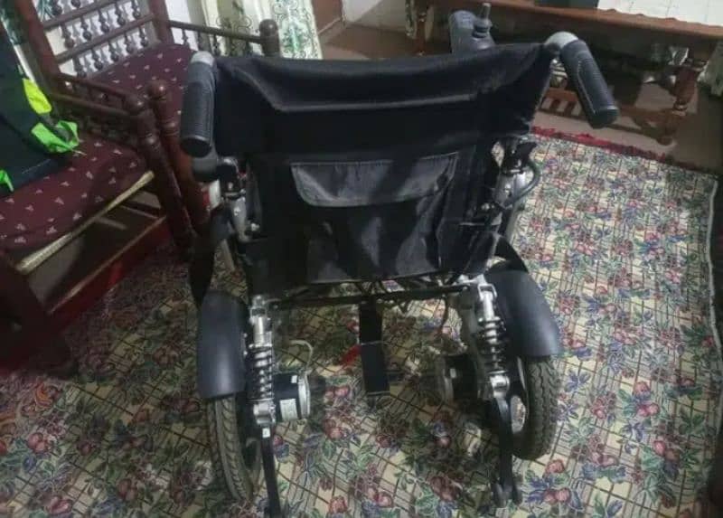Automatic wheelchair 4
