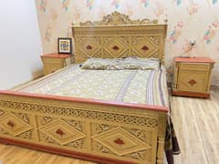 King size bed set with dresser&sidetables