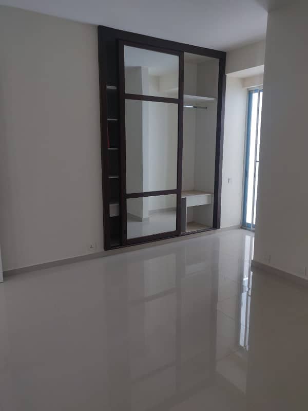 APPARTMENT AVAILABLE FOR SALE IN LUCKYONE APPARTMENT MAIN RASHID MINHAS ROAD 4