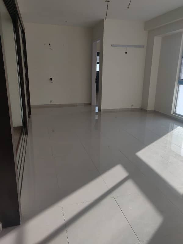 APPARTMENT AVAILABLE FOR SALE IN LUCKYONE APPARTMENT MAIN RASHID MINHAS ROAD 16