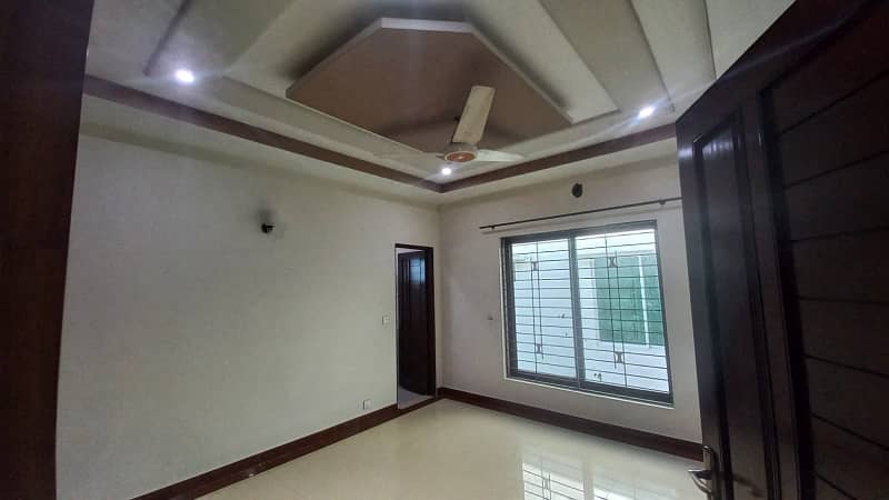 8 Marla Upper Portion With Gas is available For Rent in Bahria Town Lahore ON RENT 3