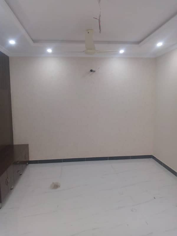 5 MARLA UPPER PORTION AVAILABLE FOR RENT IN DHA RAHBAR LAHORE 2